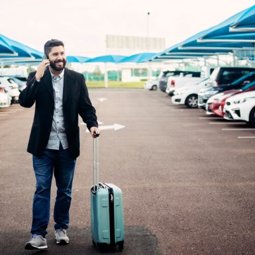 Parking przy lotnisku Modlin — praktyczne rady dla podróżnych